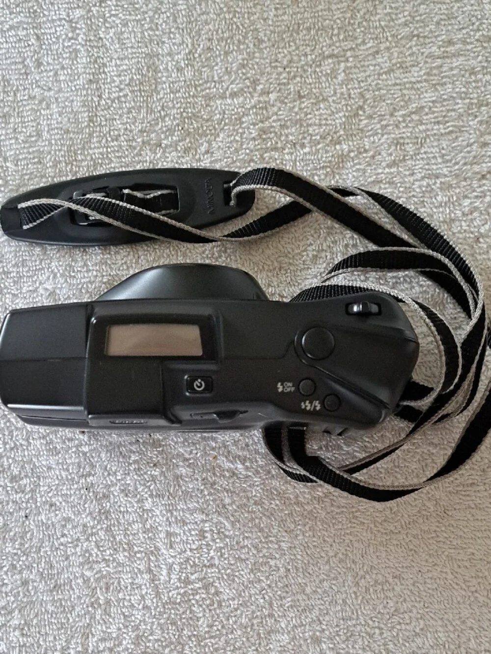 Minolta Freedom Zoom 90C QD 35MM Camera & Case